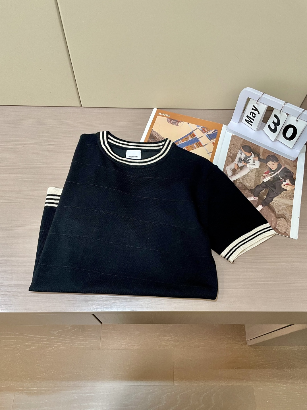 
BUR 2025ss秋冬打底新品男士针织短袖衫！独家首发 采用纤维超细与高弹的伊力特纱线织造而成，质感