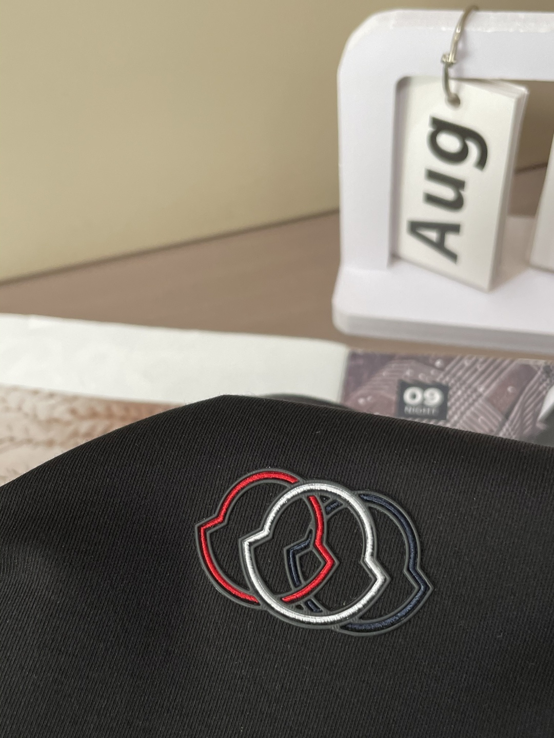 
蒙口 重磅推荐！2025ss夏装新品 专柜在售 最新系列图案logo短袖T恤 必须人手一件的节奏！进口