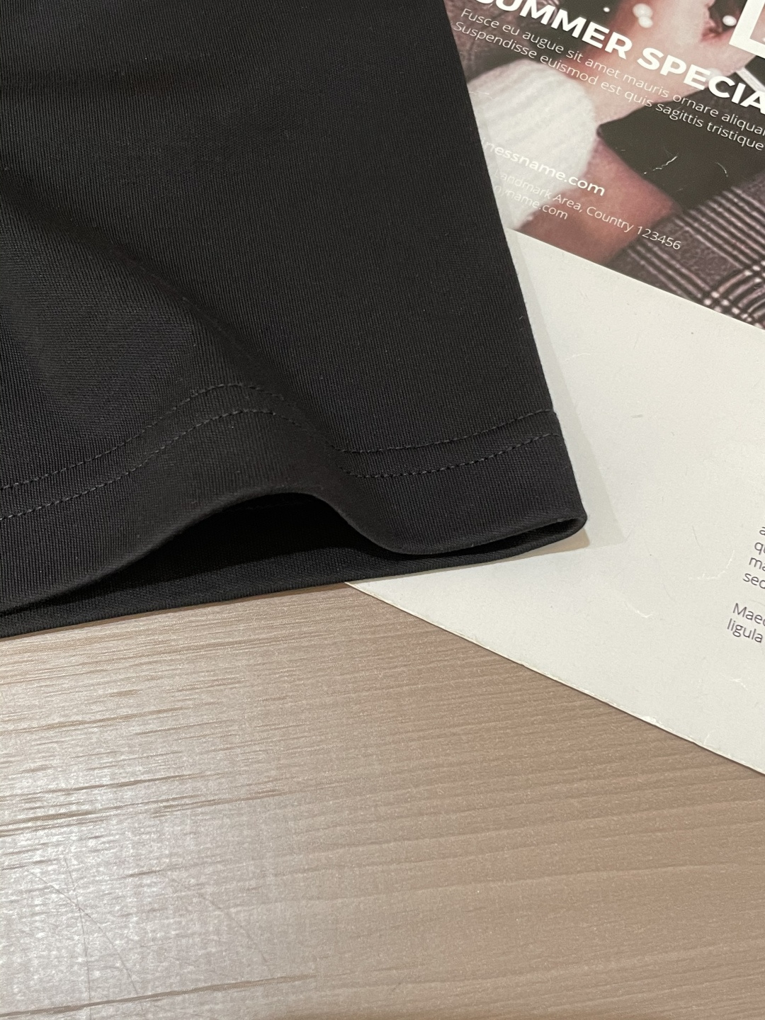 
蒙口 重磅推荐！2025ss夏装新品 专柜在售 最新系列图案logo短袖T恤 必须人手一件的节奏！进口