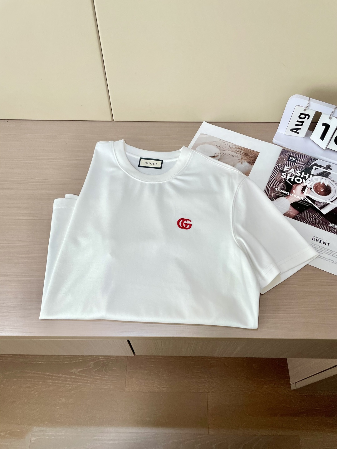 
Gucc 重磅推荐！2025ss夏装新品 专柜在售 最新系列图案logo短袖T恤 必须人手一件的节奏！