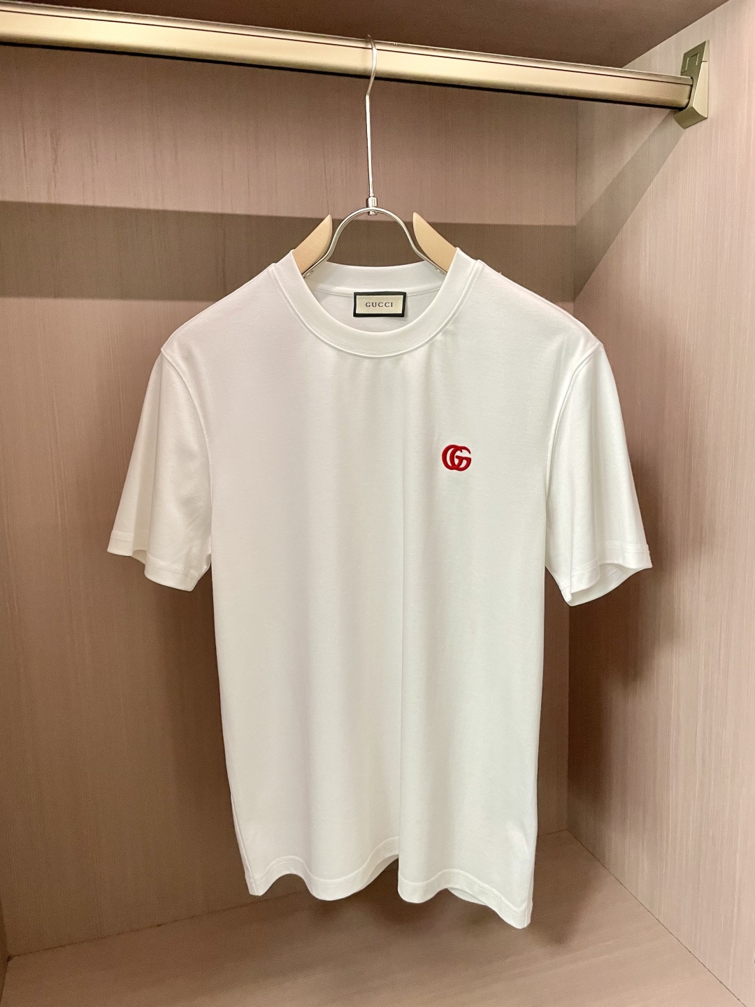 
Gucc 重磅推荐！2025ss夏装新品 专柜在售 最新系列图案logo短袖T恤 必须人手一件的节奏！