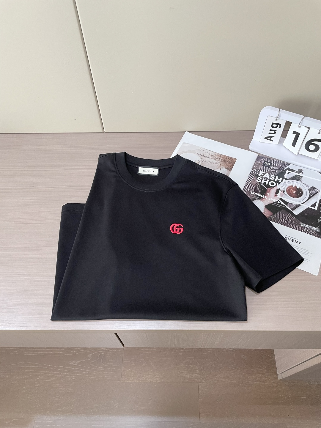 
Gucc 重磅推荐！2025ss夏装新品 专柜在售 最新系列图案logo短袖T恤 必须人手一件的节奏！