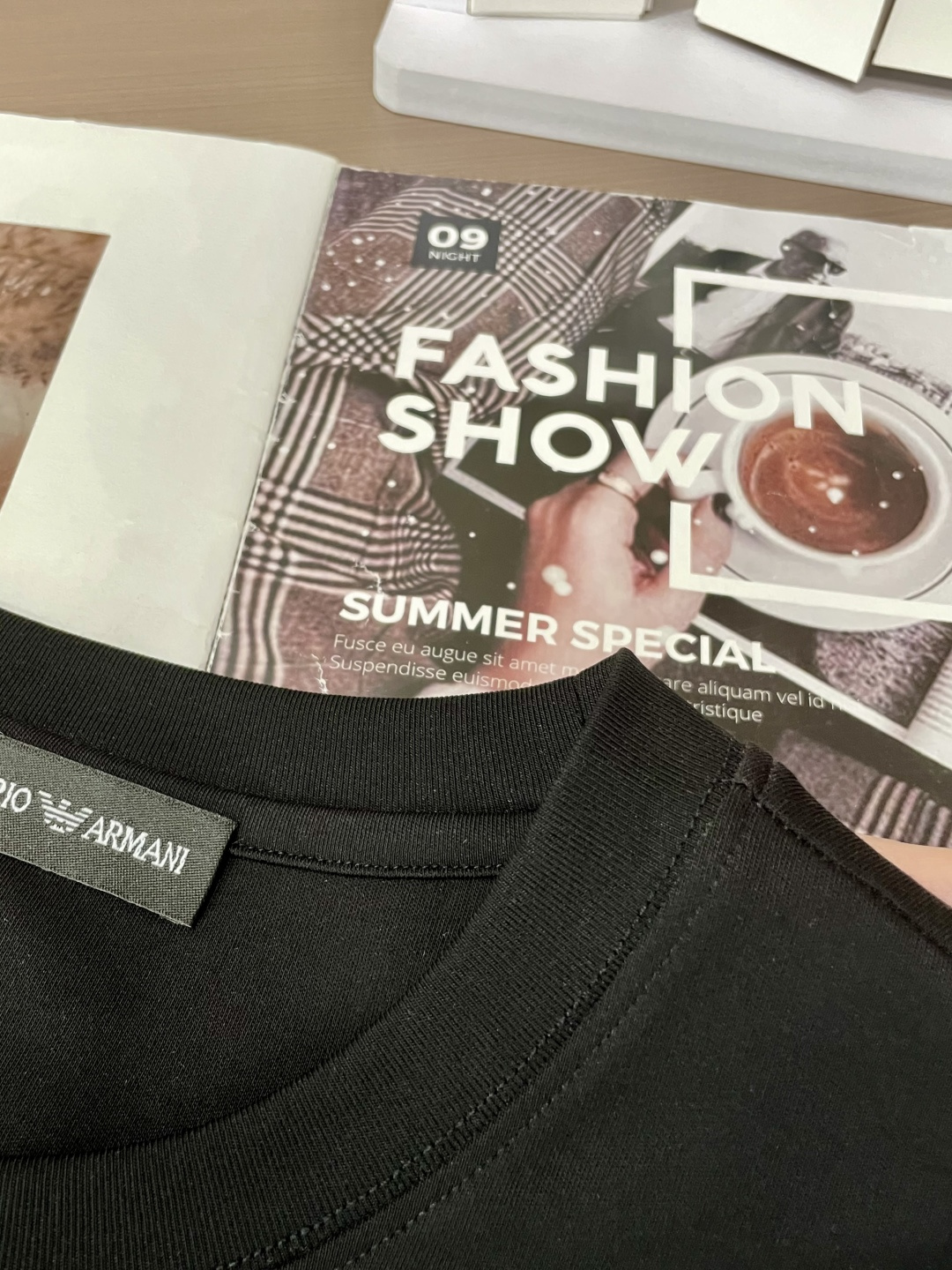 
阿玛尼 重磅推荐！2025ss夏装新品 专柜在售 最新系列图案logo短袖T恤 必须人手一件的节奏！进