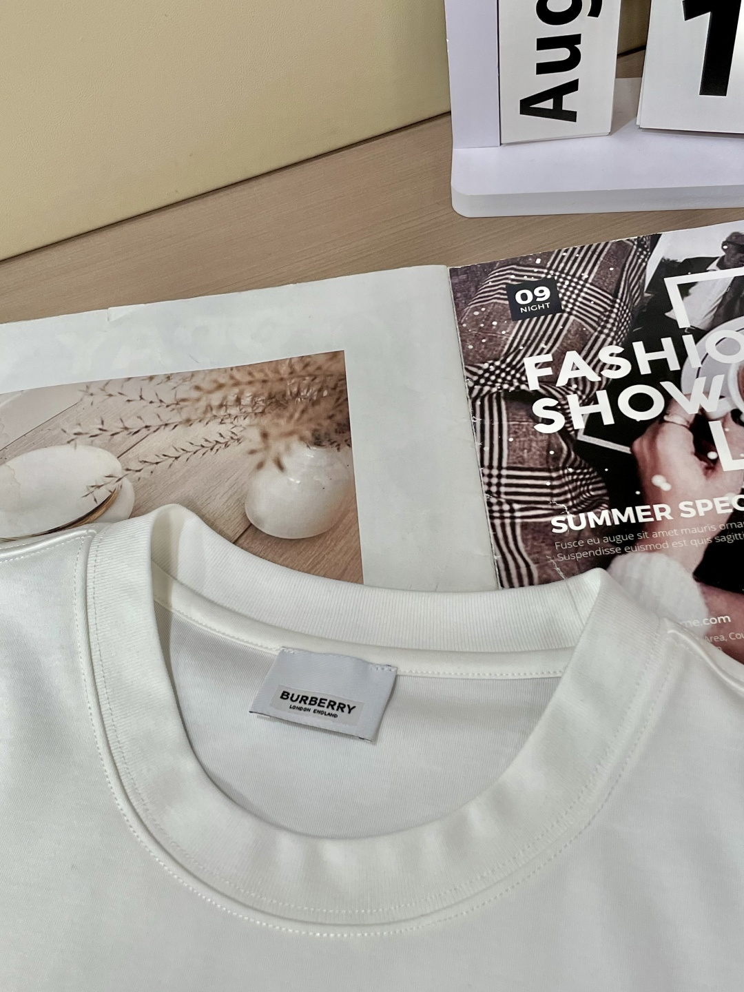 
Bur 重磅推荐！2025ss夏装新品 专柜在售 最新系列图案logo短袖T恤 必须人手一件的节奏！进