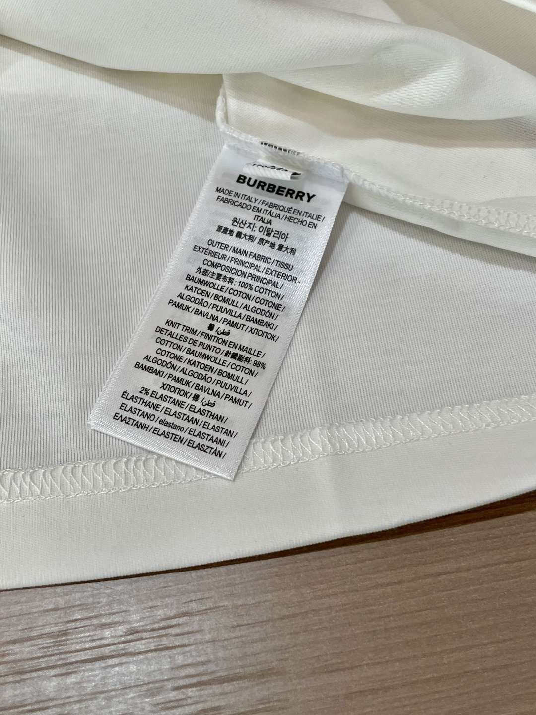 
Bur 重磅推荐！2025ss夏装新品 专柜在售 最新系列图案logo短袖T恤 必须人手一件的节奏！进