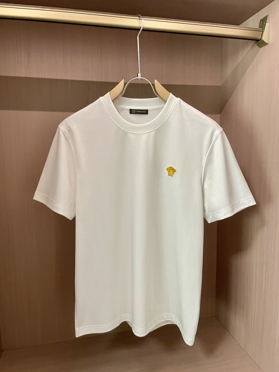 
范思哲 重磅推荐！2025ss夏装新品 专柜在售 最新系列图案logo短袖T恤 必须人手一件的节奏！进