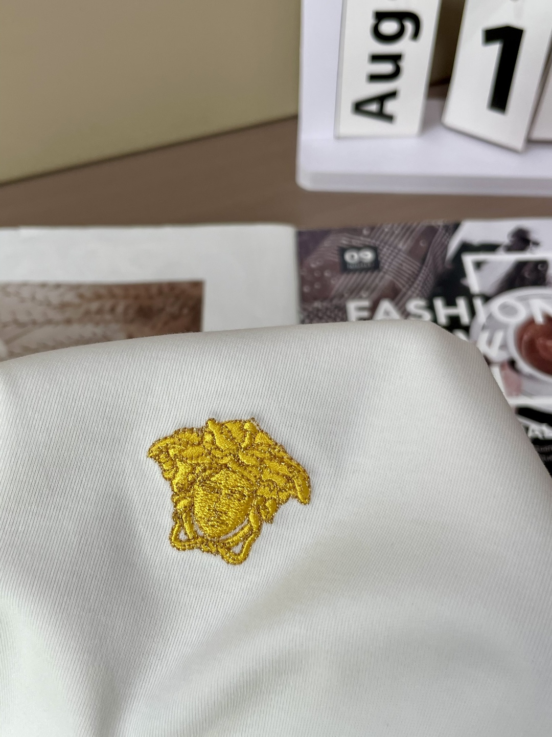 
范思哲 重磅推荐！2025ss夏装新品 专柜在售 最新系列图案logo短袖T恤 必须人手一件的节奏！进