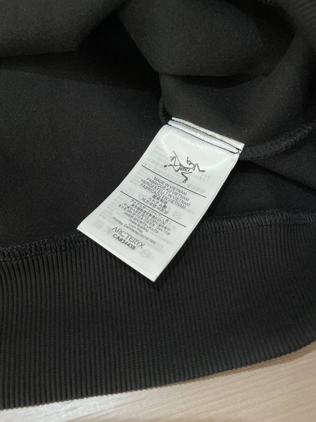 始祖鸟 /2025秋冬新品 
定制顶级卫衣棉，面料特别有质感，冬季必备单品，保暖性好。男女通穿，细节到位