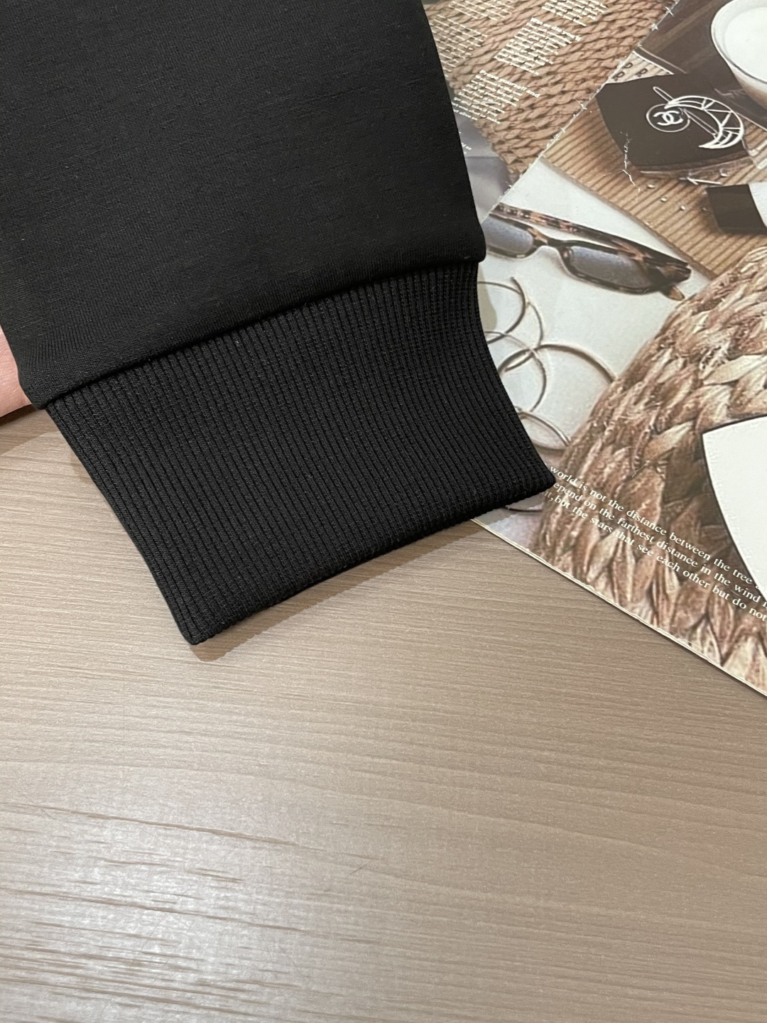 始祖鸟 /2025秋冬新品 
定制顶级卫衣棉，面料特别有质感，冬季必备单品，保暖性好。男女通穿，细节到位