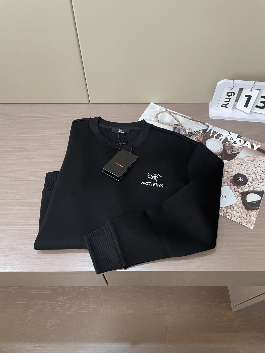 始祖鸟 /2025秋冬新品 
定制顶级卫衣棉，面料特别有质感，冬季必备单品，保暖性好。男女通穿，细节到位