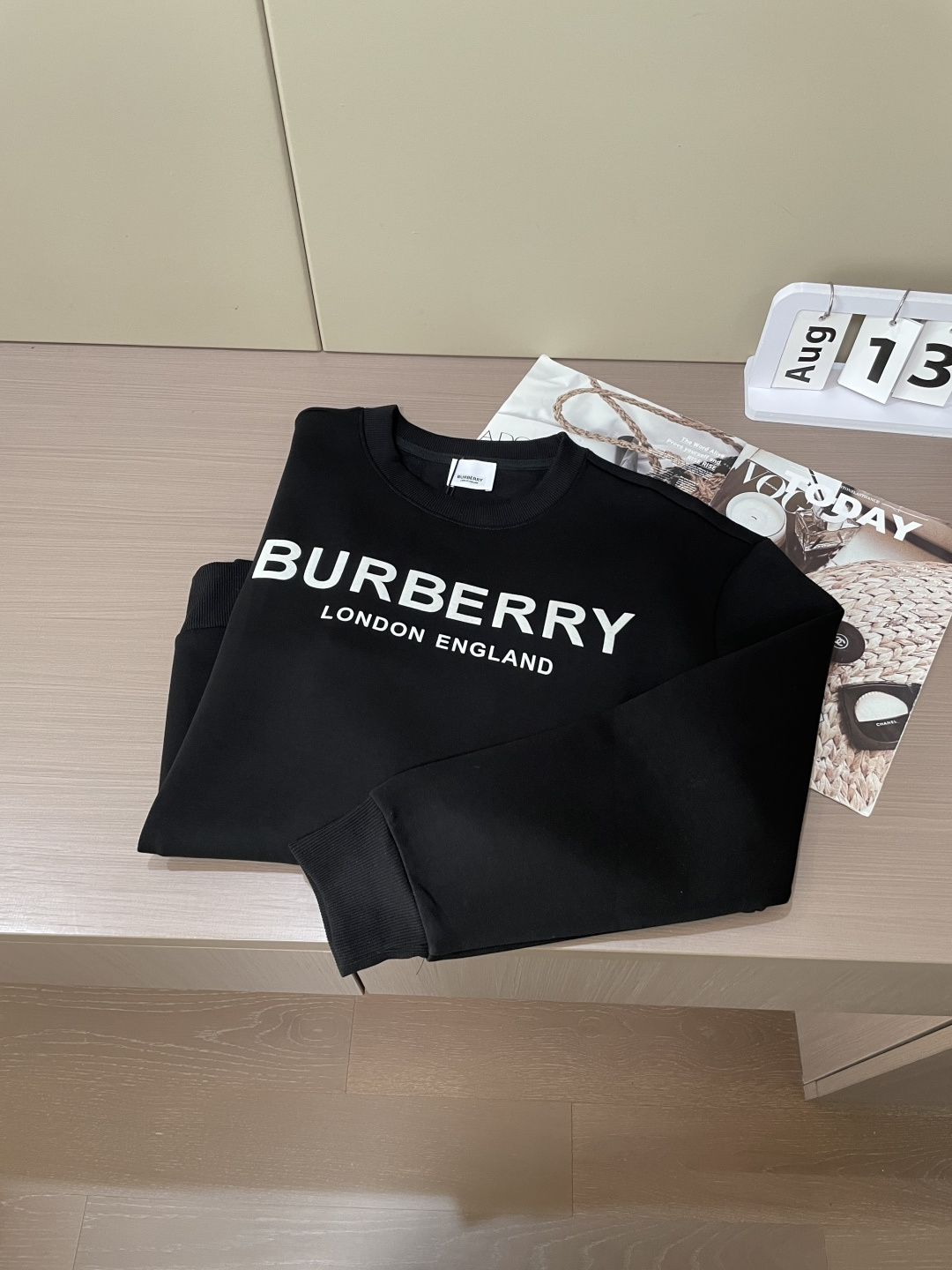 BUR/2025秋冬新品 
定制顶级卫衣棉，面料特别有质感，冬季必备单品，保暖性好。男女通穿，细节到位，