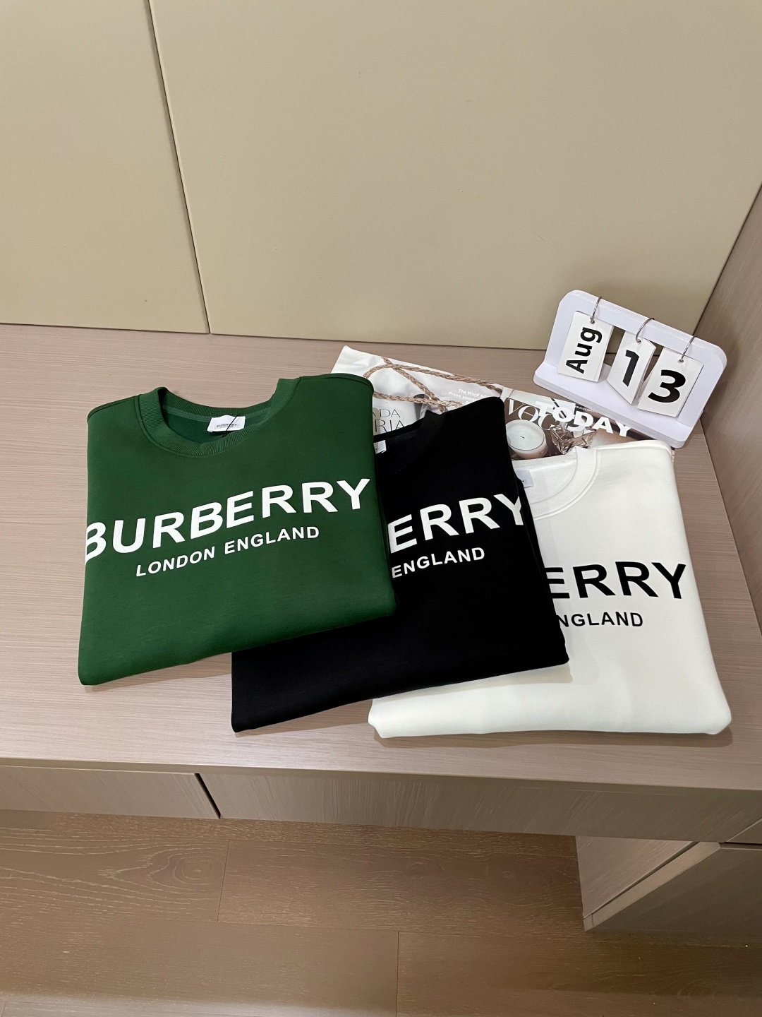 BUR/2025秋冬新品 
定制顶级卫衣棉，面料特别有质感，冬季必备单品，保暖性好。男女通穿，细节到位，