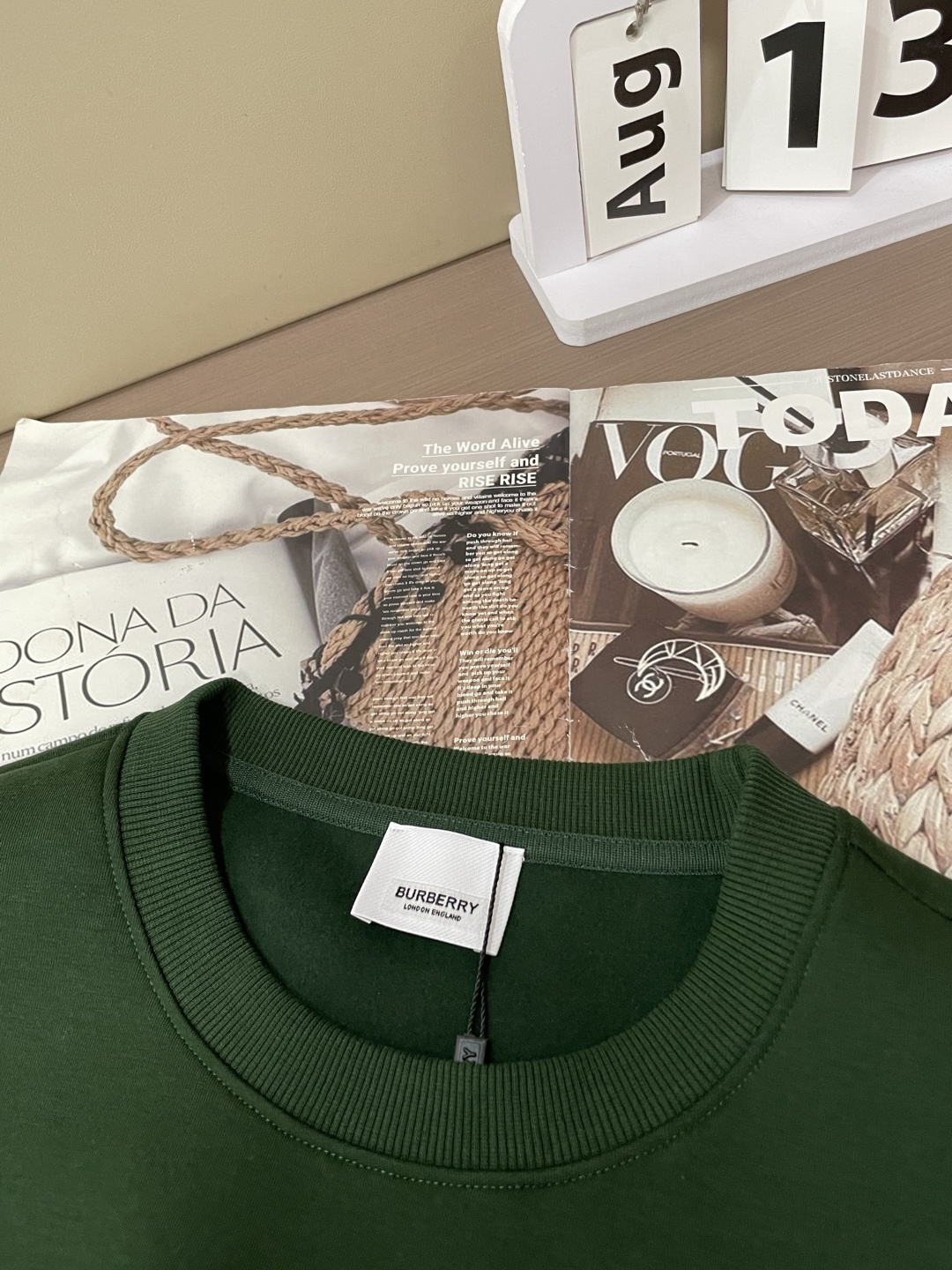 BUR/2025秋冬新品 
定制顶级卫衣棉，面料特别有质感，冬季必备单品，保暖性好。男女通穿，细节到位，