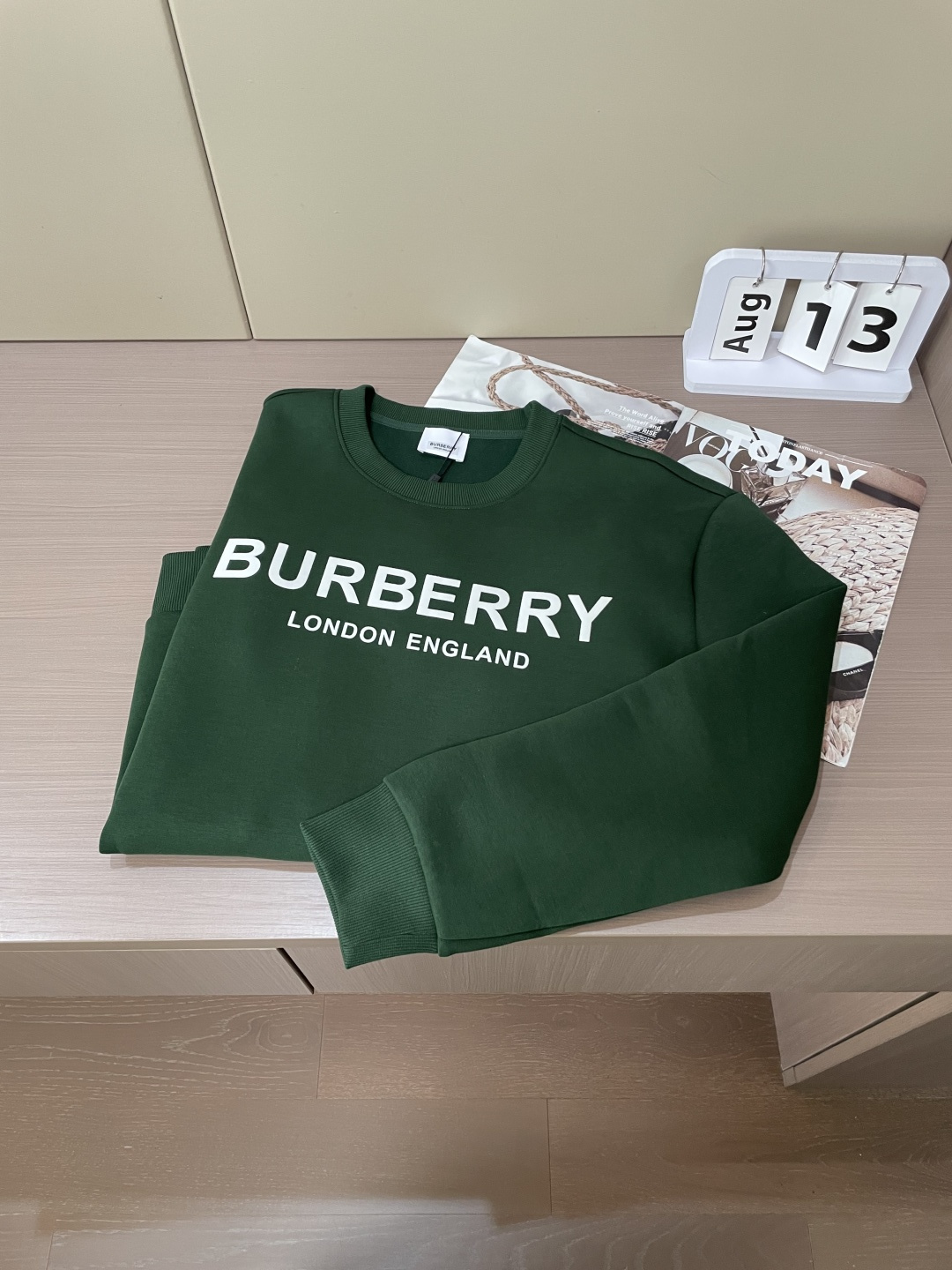 BUR/2025秋冬新品 
定制顶级卫衣棉，面料特别有质感，冬季必备单品，保暖性好。男女通穿，细节到位，