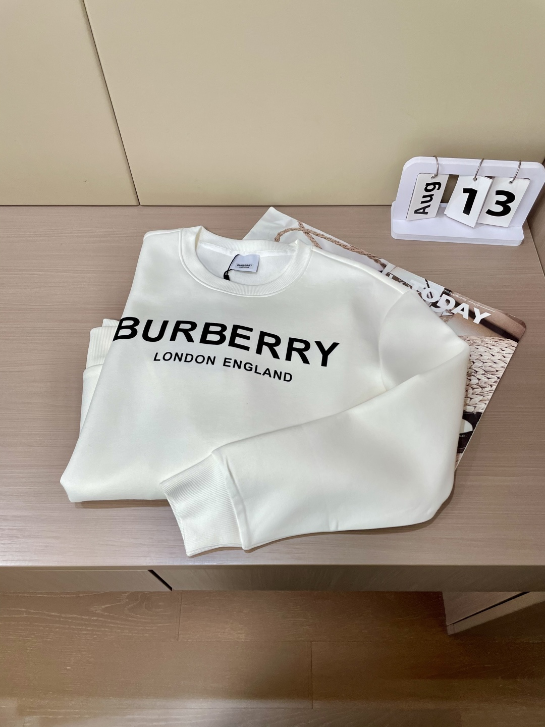 BUR/2025秋冬新品 
定制顶级卫衣棉，面料特别有质感，冬季必备单品，保暖性好。男女通穿，细节到位，