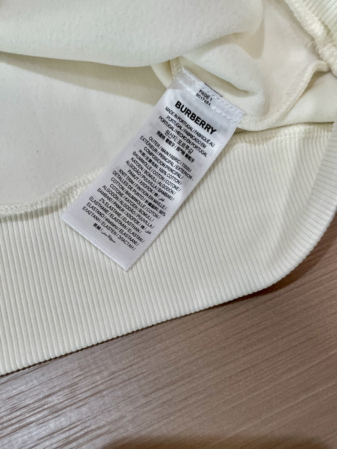 BUR/2025秋冬新品 
定制顶级卫衣棉，面料特别有质感，冬季必备单品，保暖性好。男女通穿，细节到位，