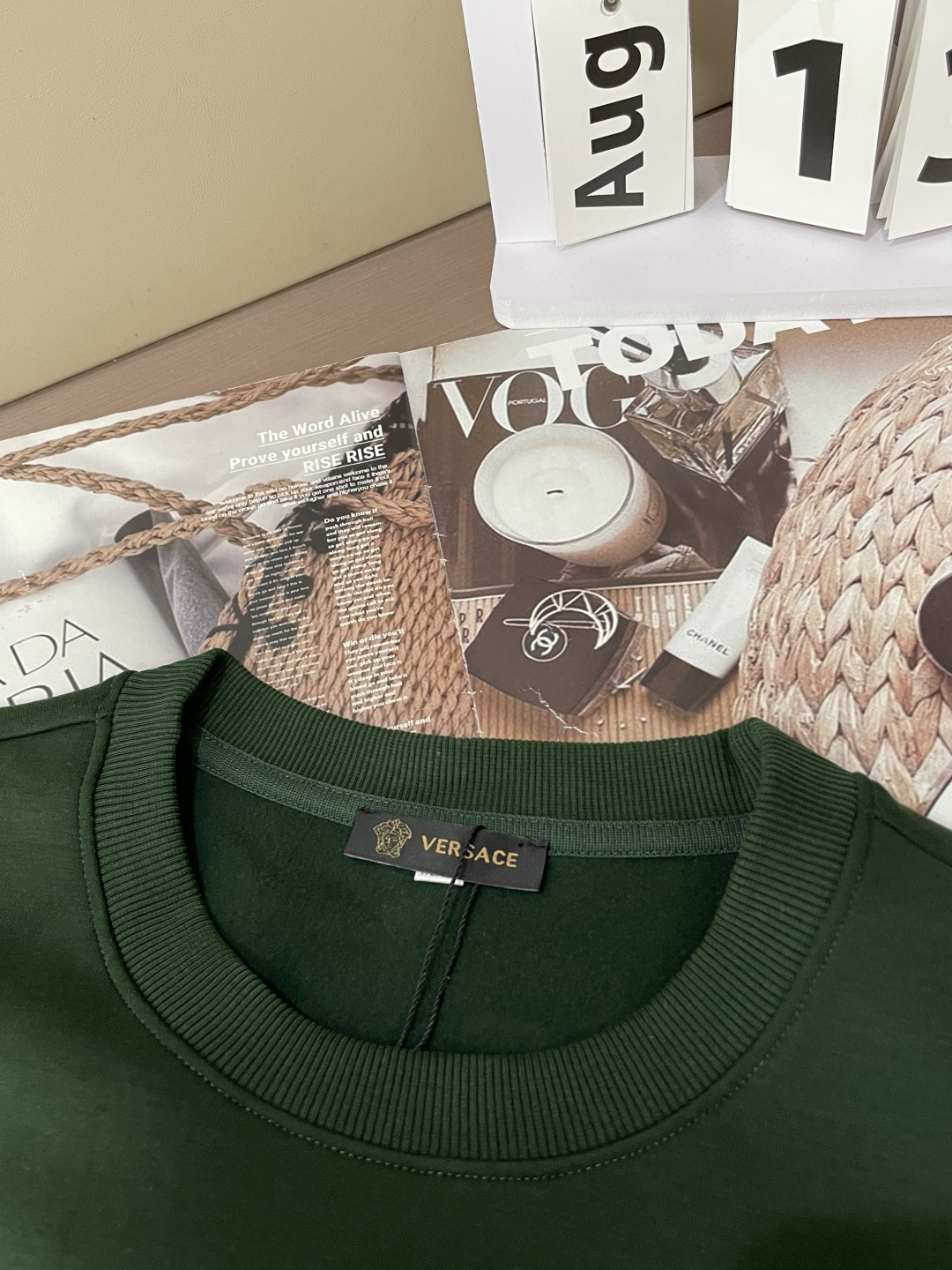 范思哲 /2025秋冬新品 
定制顶级卫衣棉，面料特别有质感，冬季必备单品，保暖性好。男女通穿，细节到位