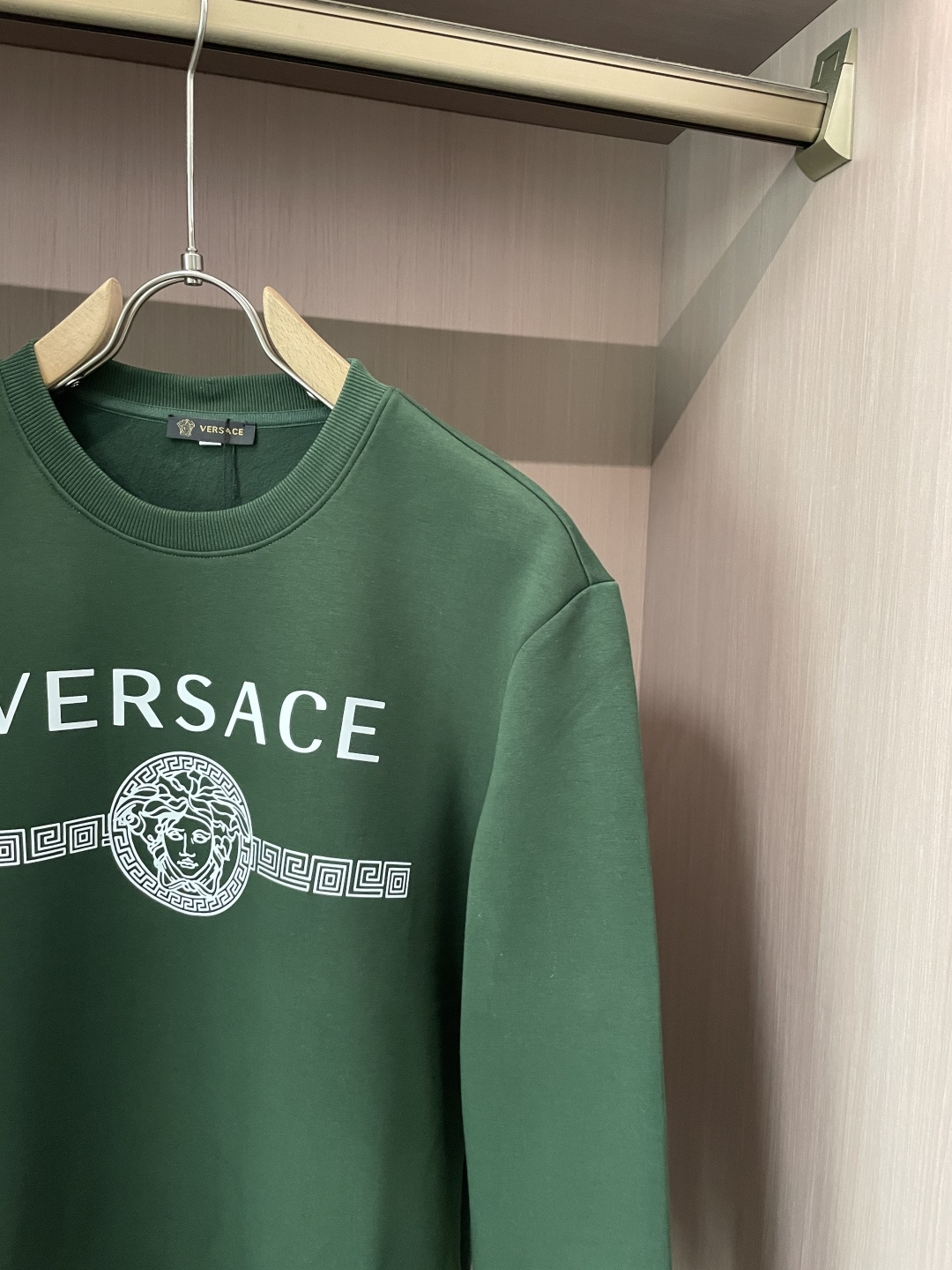 范思哲 /2025秋冬新品 
定制顶级卫衣棉，面料特别有质感，冬季必备单品，保暖性好。男女通穿，细节到位