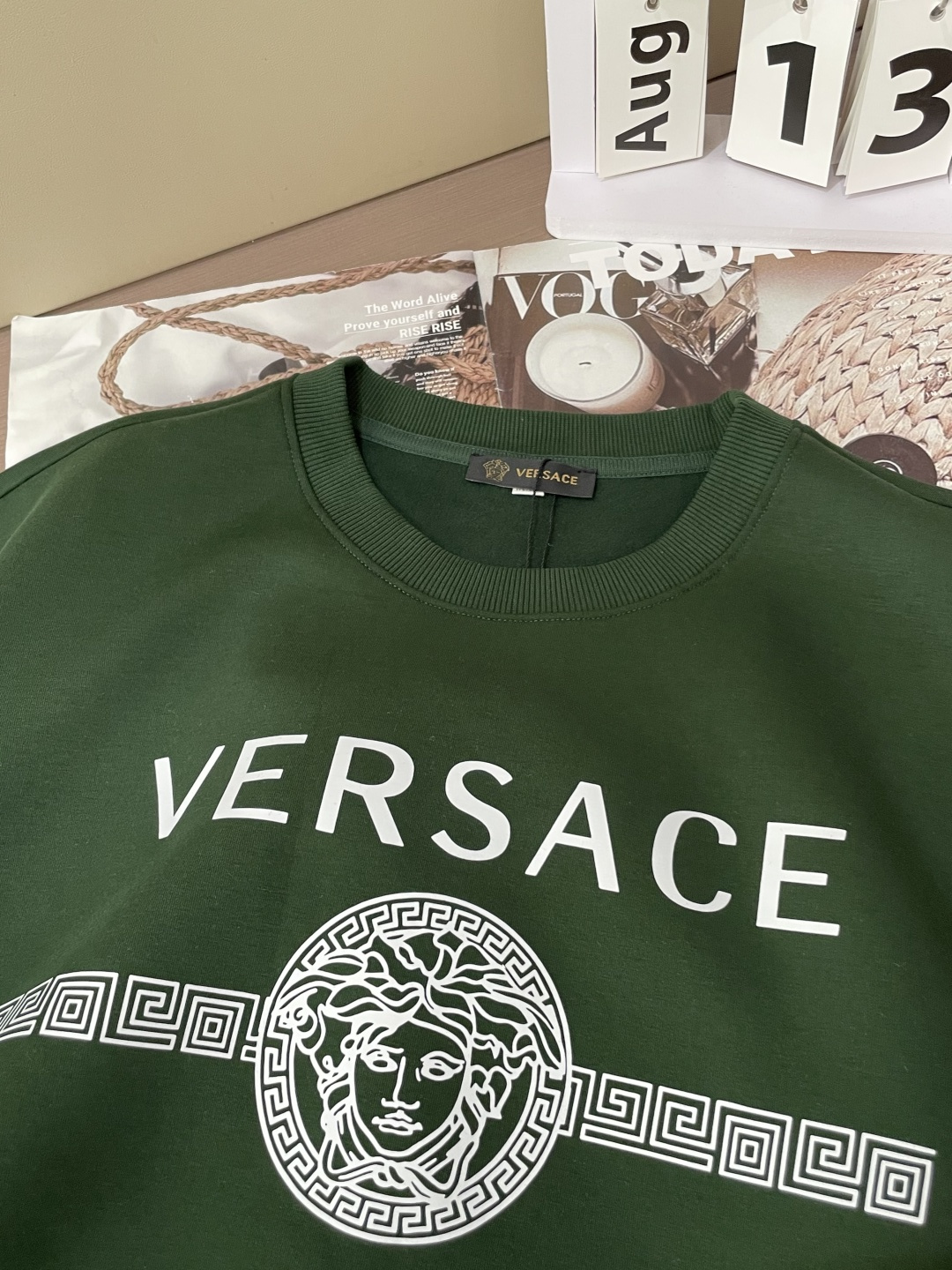 范思哲 /2025秋冬新品 
定制顶级卫衣棉，面料特别有质感，冬季必备单品，保暖性好。男女通穿，细节到位