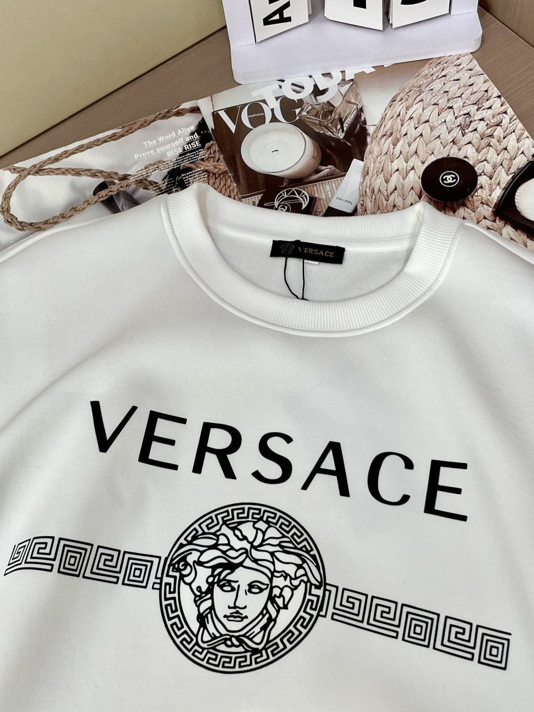 范思哲 /2025秋冬新品 
定制顶级卫衣棉，面料特别有质感，冬季必备单品，保暖性好。男女通穿，细节到位