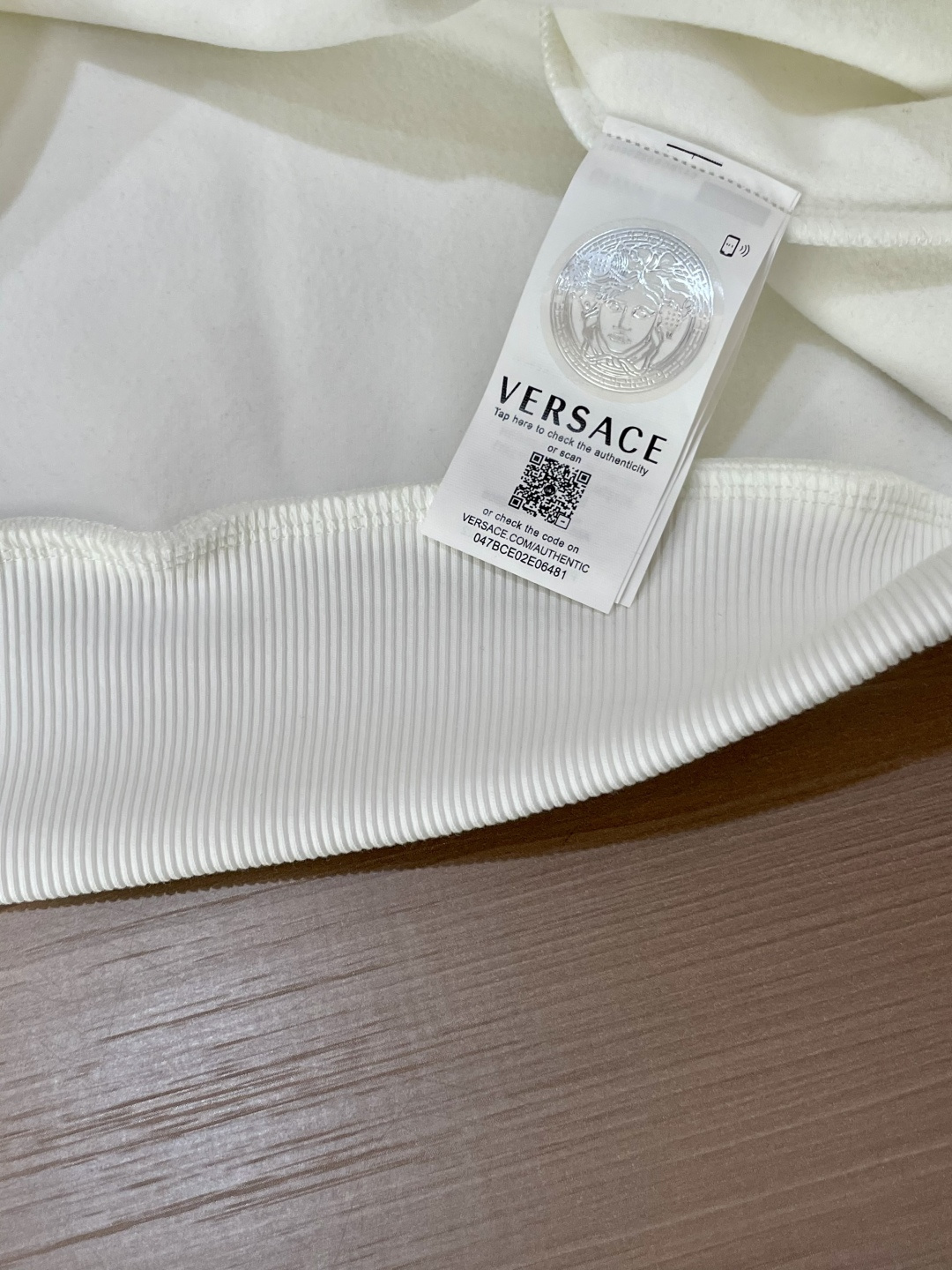 范思哲 /2025秋冬新品 
定制顶级卫衣棉，面料特别有质感，冬季必备单品，保暖性好。男女通穿，细节到位