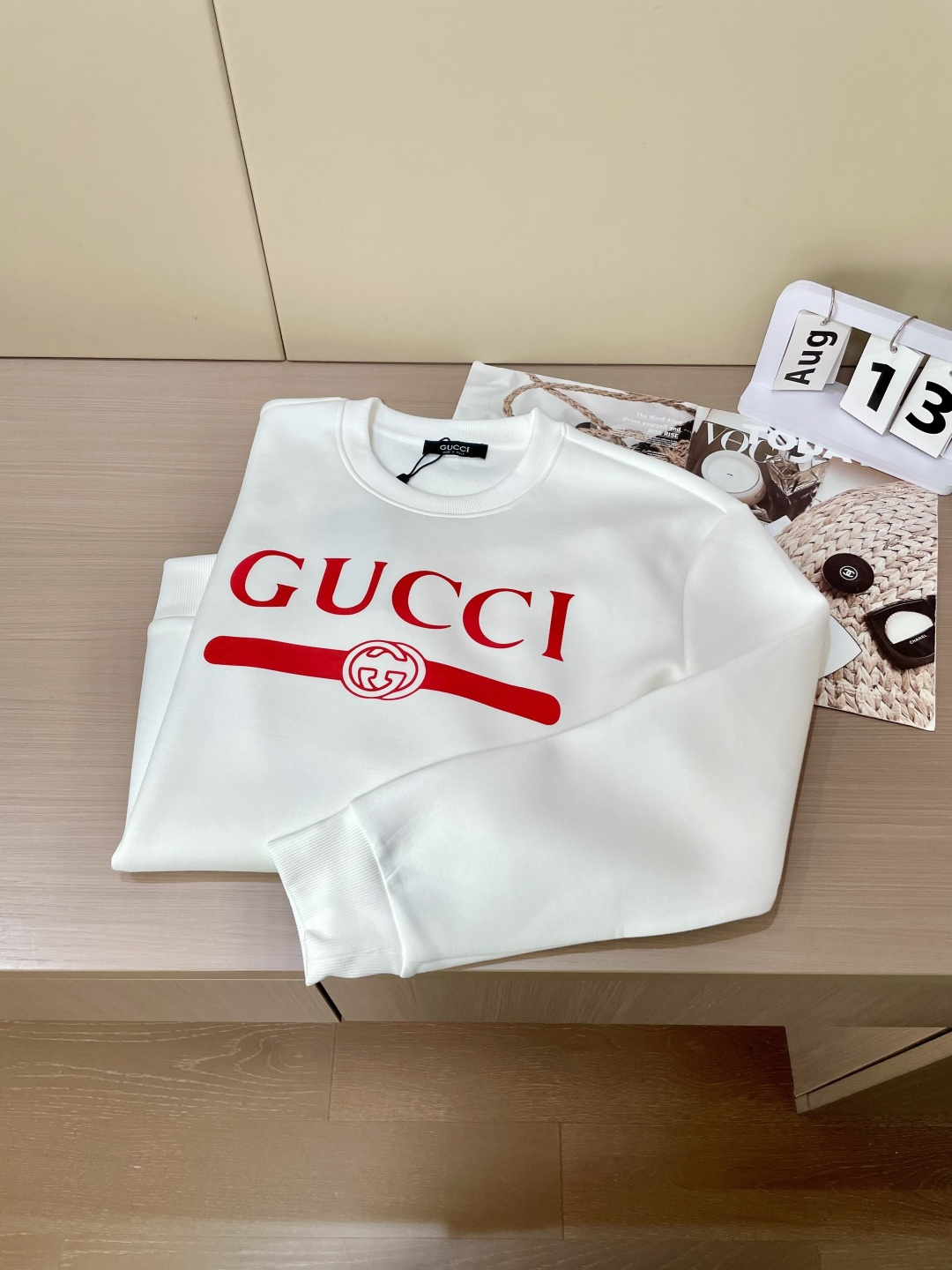 Gucc /2025秋冬新品 
定制顶级卫衣棉，面料特别有质感，冬季必备单品，保暖性好。男女通穿，细节到