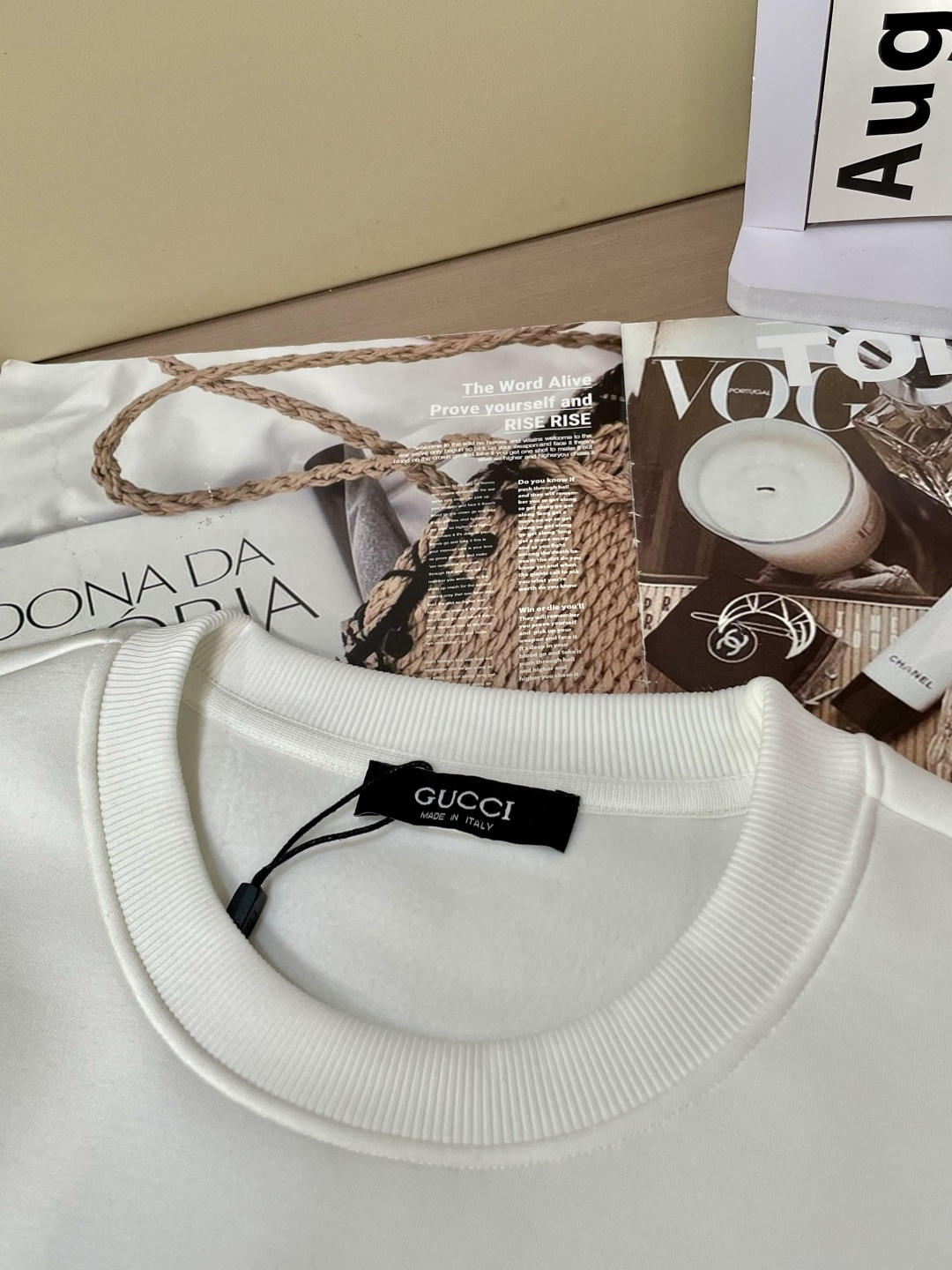 Gucc /2025秋冬新品 
定制顶级卫衣棉，面料特别有质感，冬季必备单品，保暖性好。男女通穿，细节到