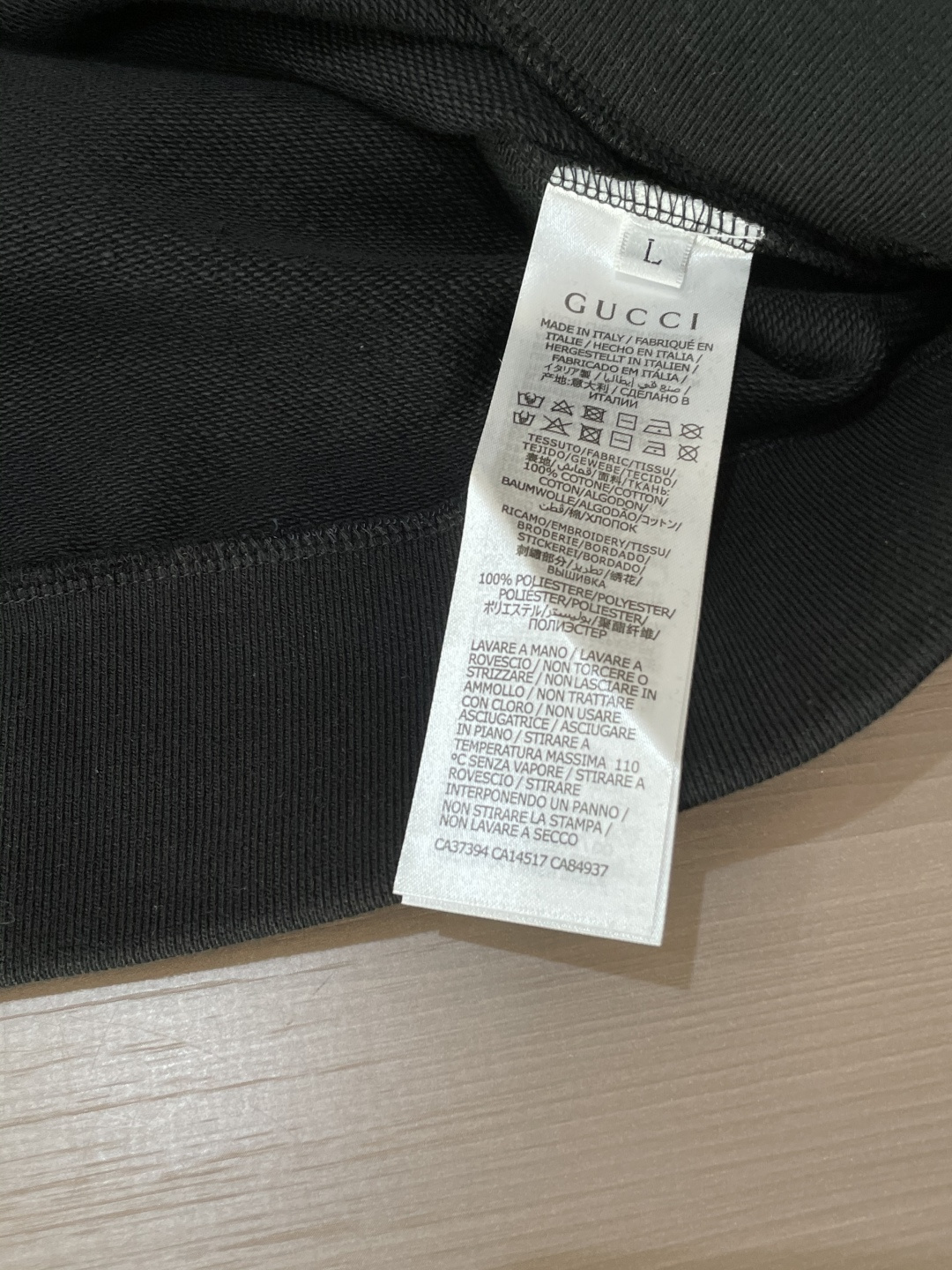 Gucc /2025秋冬新品 
定制顶级卫衣棉，面料特别有质感，冬季必备单品，保暖性好。男女通穿，细节到