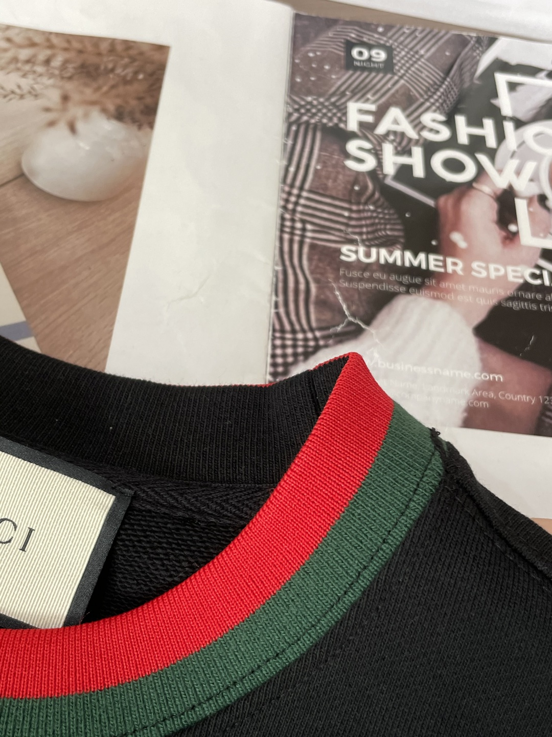 Gucc /2025秋冬新品 
定制顶级卫衣棉，面料特别有质感，冬季必备单品，保暖性好。男女通穿，细节到