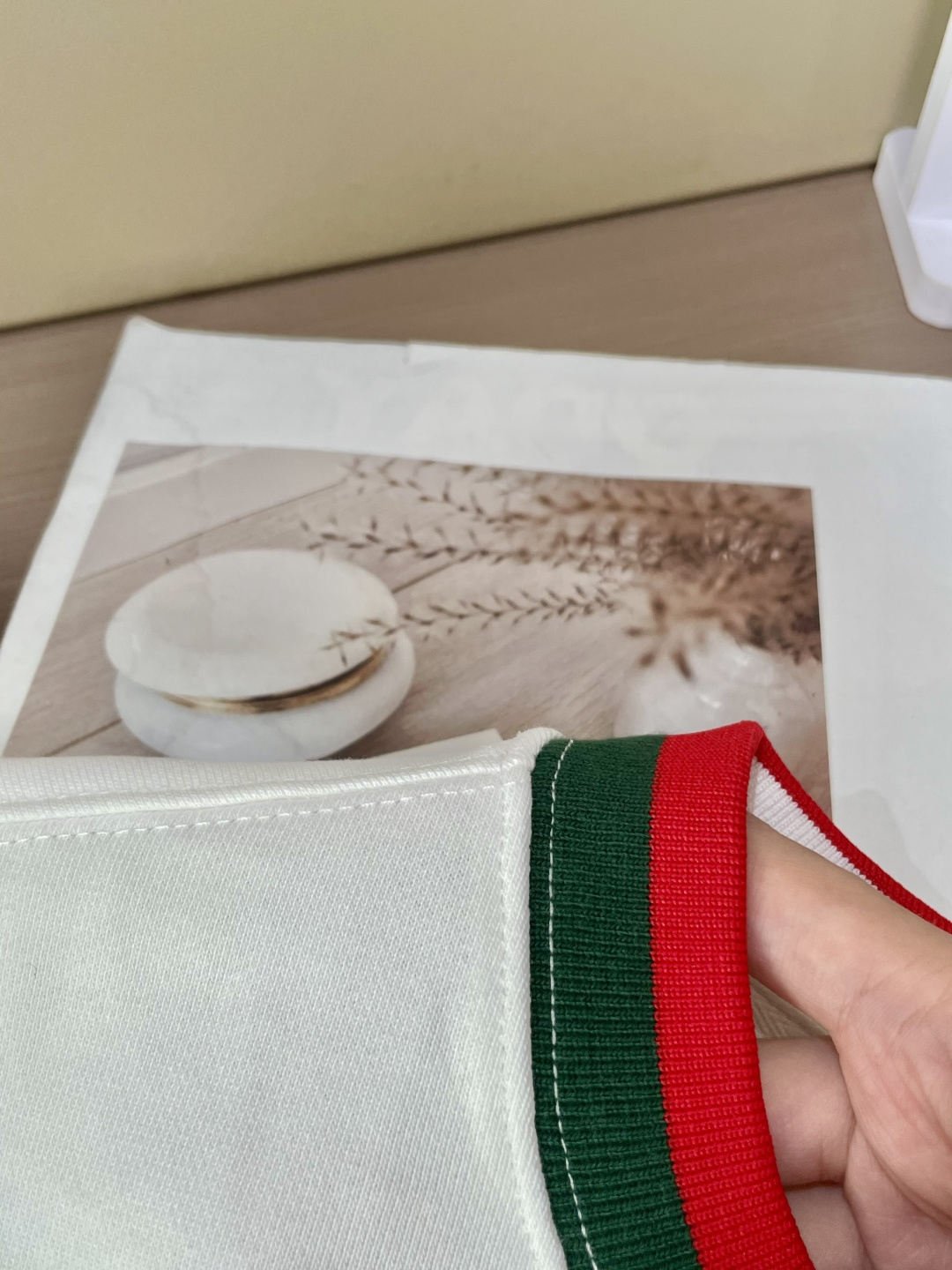 Gucc /2025秋冬新品 
定制顶级卫衣棉，面料特别有质感，冬季必备单品，保暖性好。男女通穿，细节到