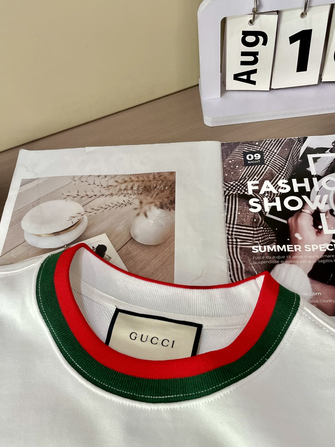 Gucc /2025秋冬新品 
定制顶级卫衣棉，面料特别有质感，冬季必备单品，保暖性好。男女通穿，细节到