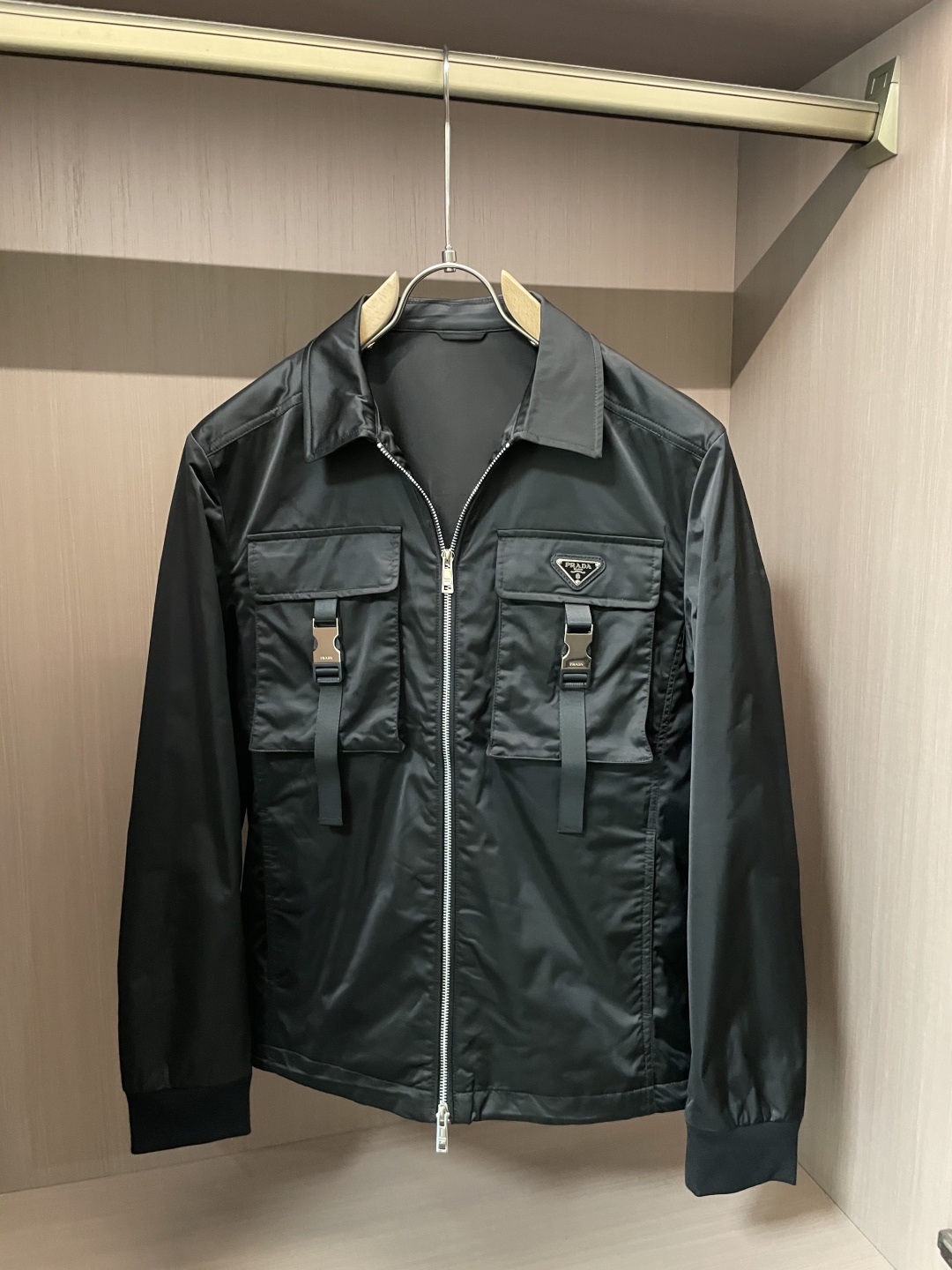 Veste Prada Surchemise Homme Noire en Fibre Élastique Douce et Confortable