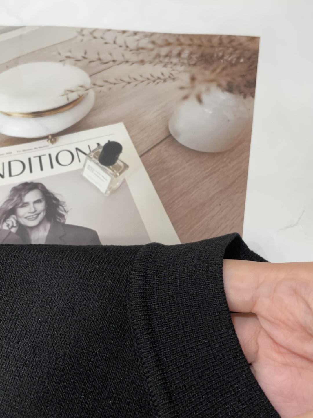 
Prad 2025ss秋冬打底新品男士针织短袖衫！独家首发 采用纤维超细与高弹的伊力特纱线织造而成，质