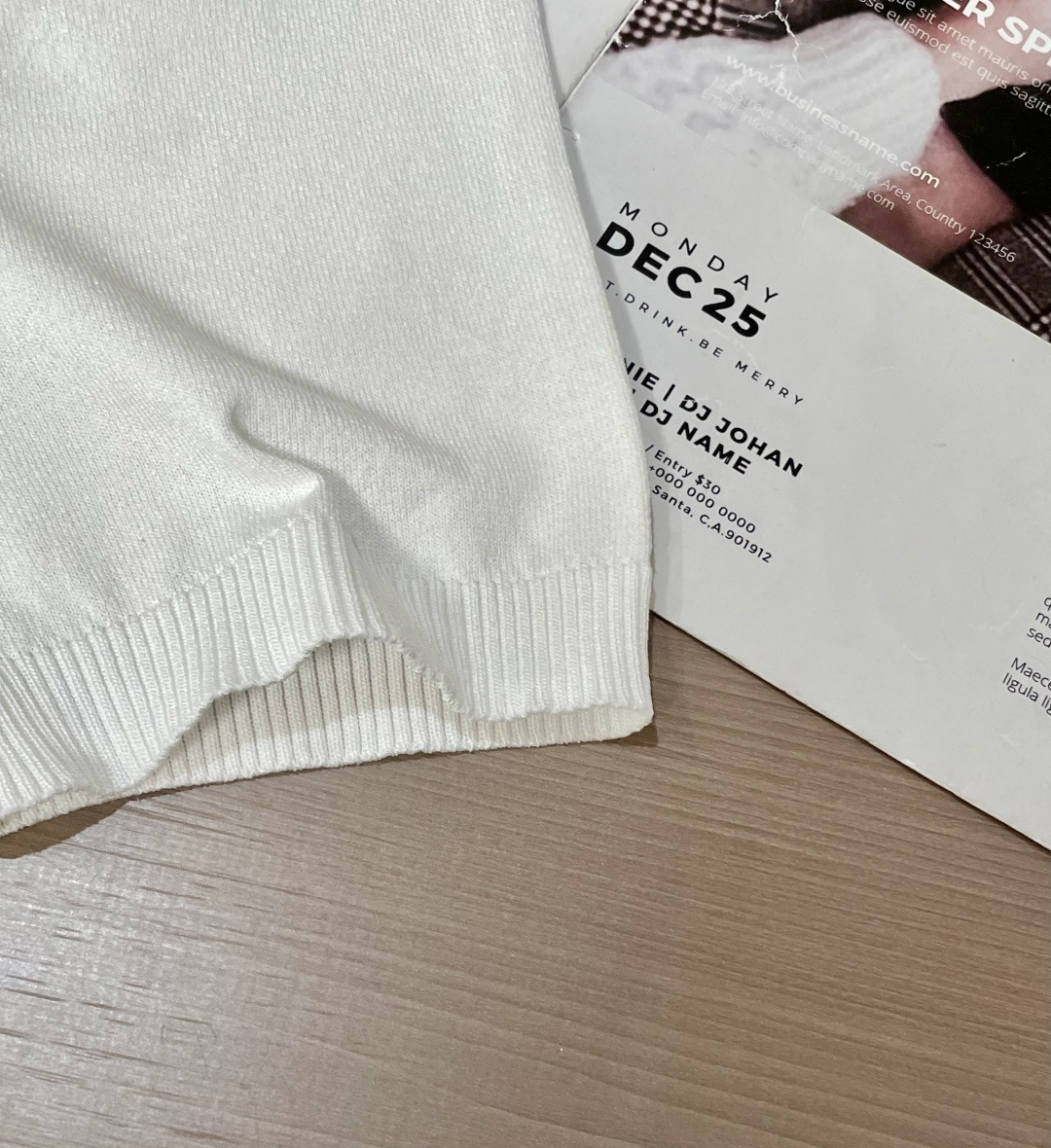 
TB 2025ss秋冬打底新品男士针织短袖衫！独家首发 采用纤维超细与高弹的伊力特纱线织造而成，质感与