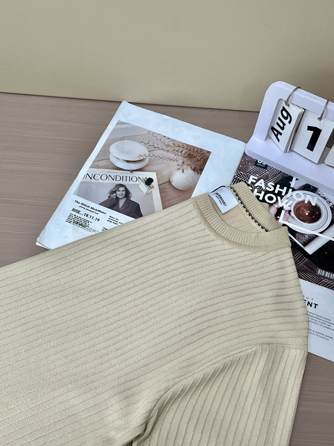 
BUR 2025ss秋冬打底新品男士针织短袖衫！独家首发 采用纤维超细与高弹的伊力特纱线织造而成，质感