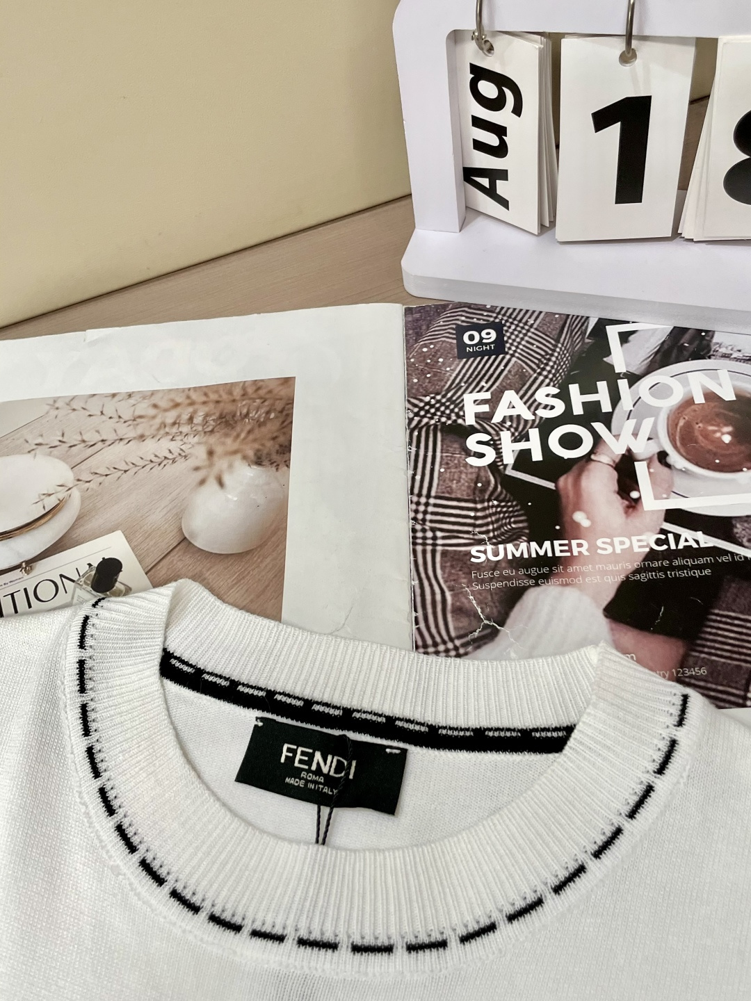 
FD 2025ss秋冬打底新品男士针织短袖衫！独家首发 采用纤维超细与高弹的伊力特纱线织造而成，质感与