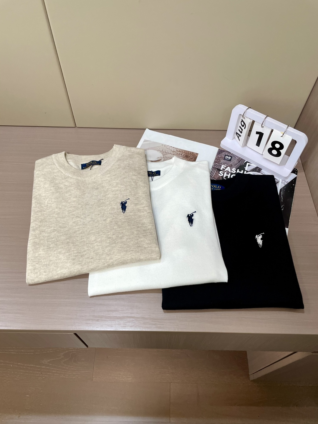 
拉夫劳伦 2025ss秋冬打底新品男士针织短袖衫！独家首发 采用纤维超细与高弹的伊力特纱线织造而成，质