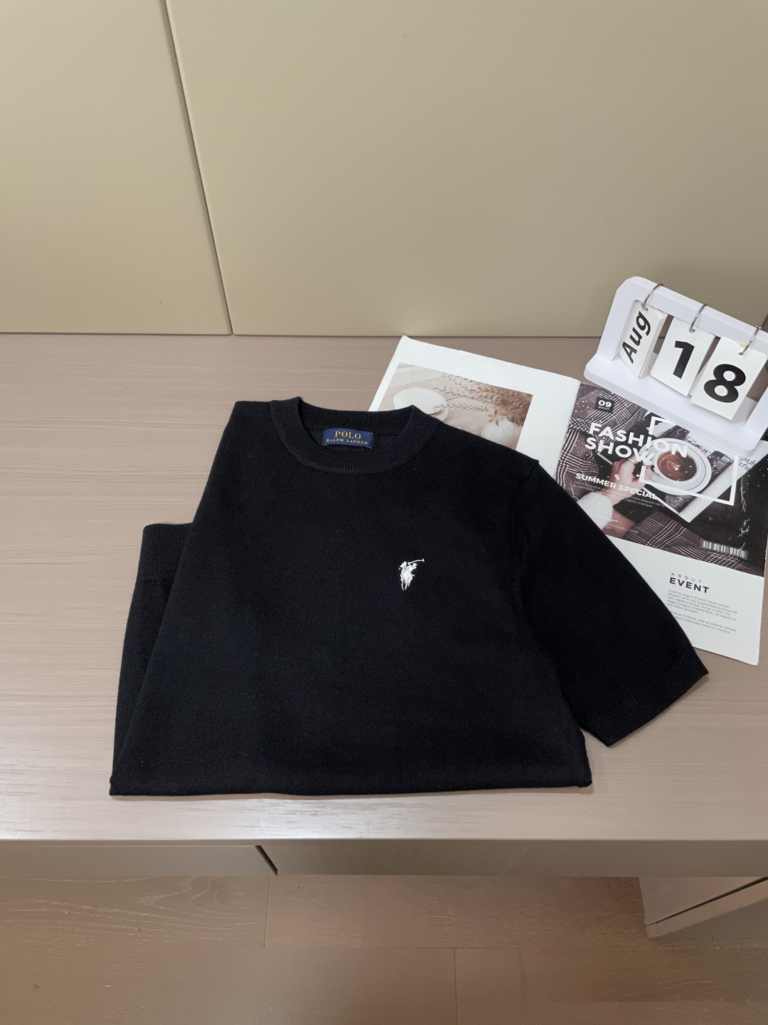 
拉夫劳伦 2025ss秋冬打底新品男士针织短袖衫！独家首发 采用纤维超细与高弹的伊力特纱线织造而成，质