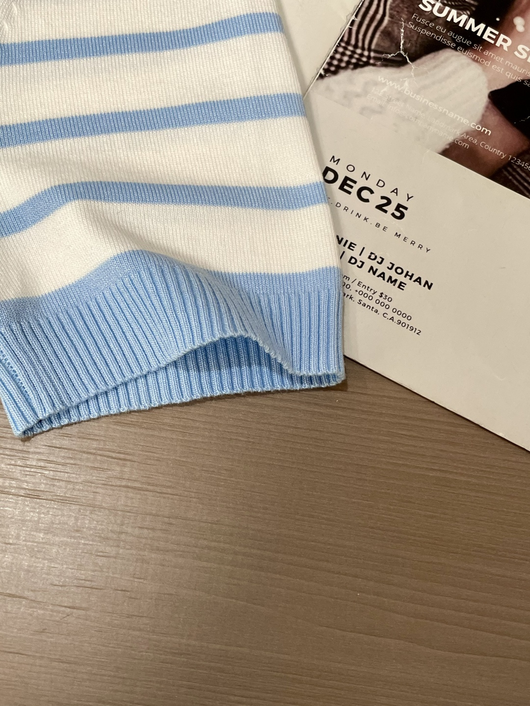 
TB 2025ss秋冬打底新品男士针织短袖衫！独家首发 采用纤维超细与高弹的伊力特纱线织造而成，质感与