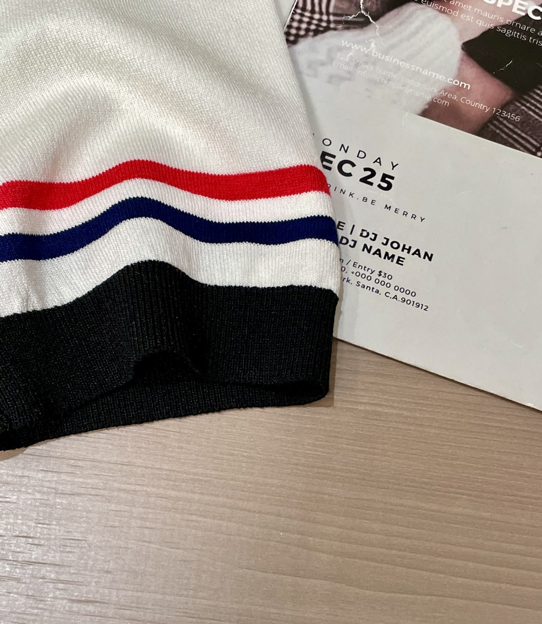 
TB 2025ss秋冬打底新品男士针织短袖衫！独家首发 采用纤维超细与高弹的伊力特纱线织造而成，质感与