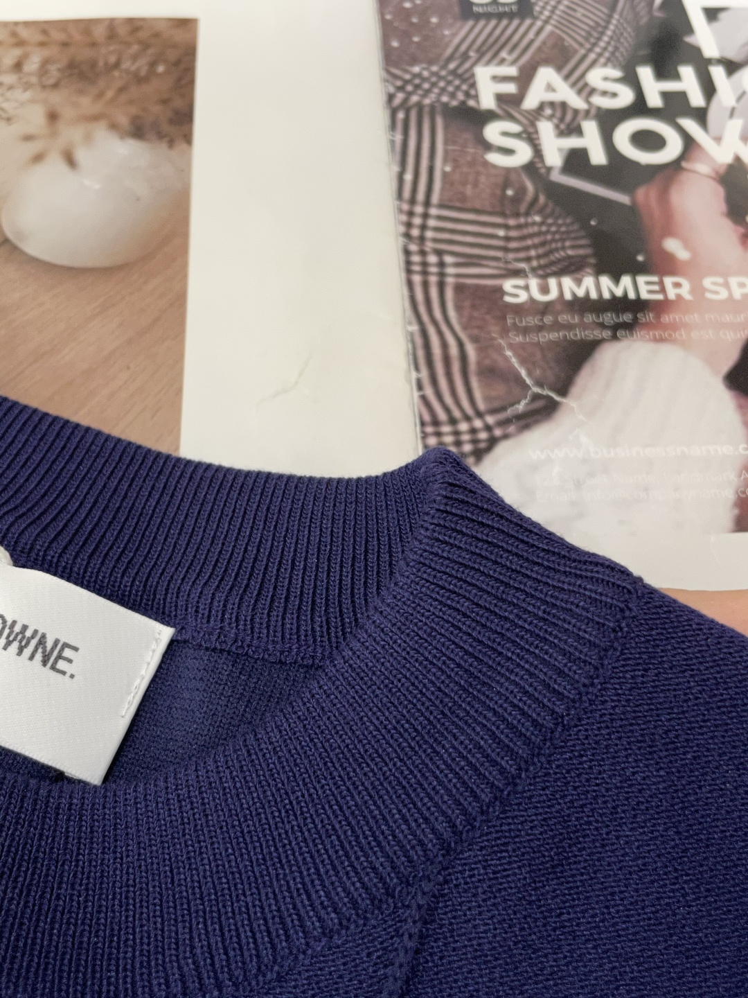 
TB 2025ss秋冬打底新品男士针织短袖衫！独家首发 采用纤维超细与高弹的伊力特纱线织造而成，质感与