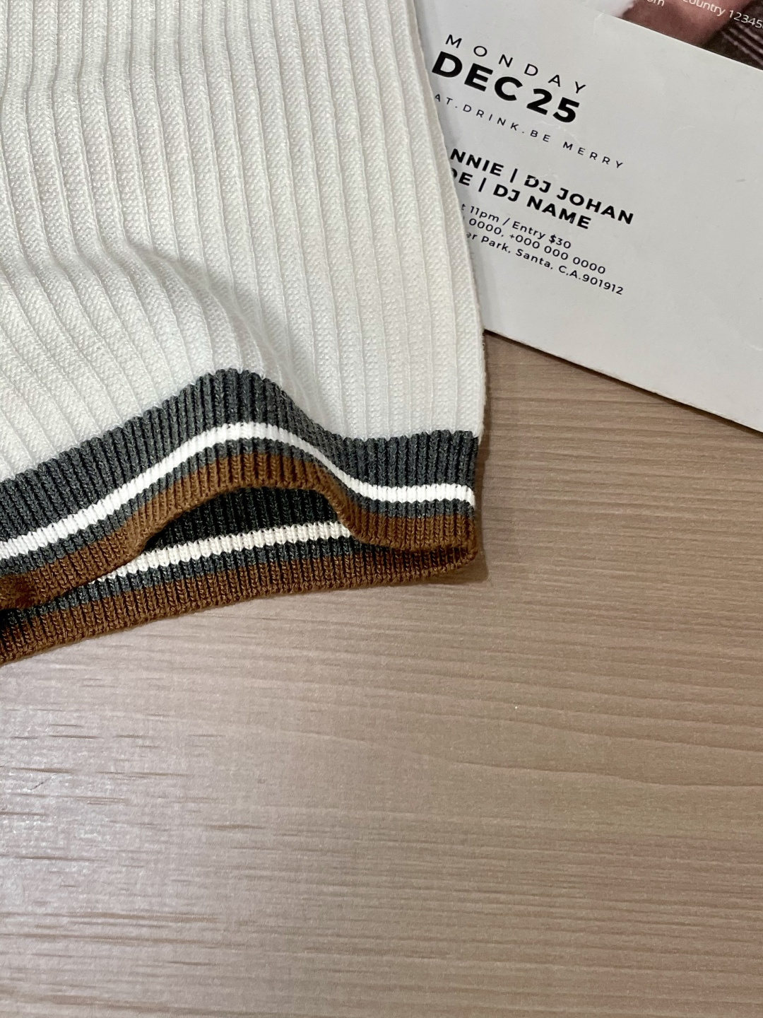 
Lv 2025ss秋冬打底新品男士针织短袖衫！独家首发 采用纤维超细与高弹的伊力特纱线织造而成，质感与