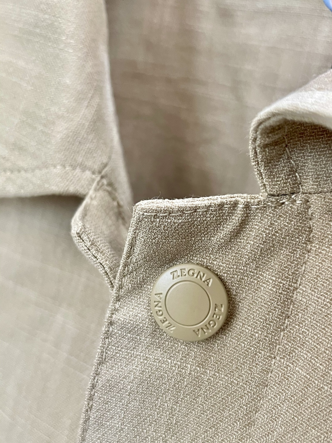 
Zegn* 2025秋冬新款 最新款时尚设计师款  麻料夹克外套.处处细节显工艺足够的高级   结构性