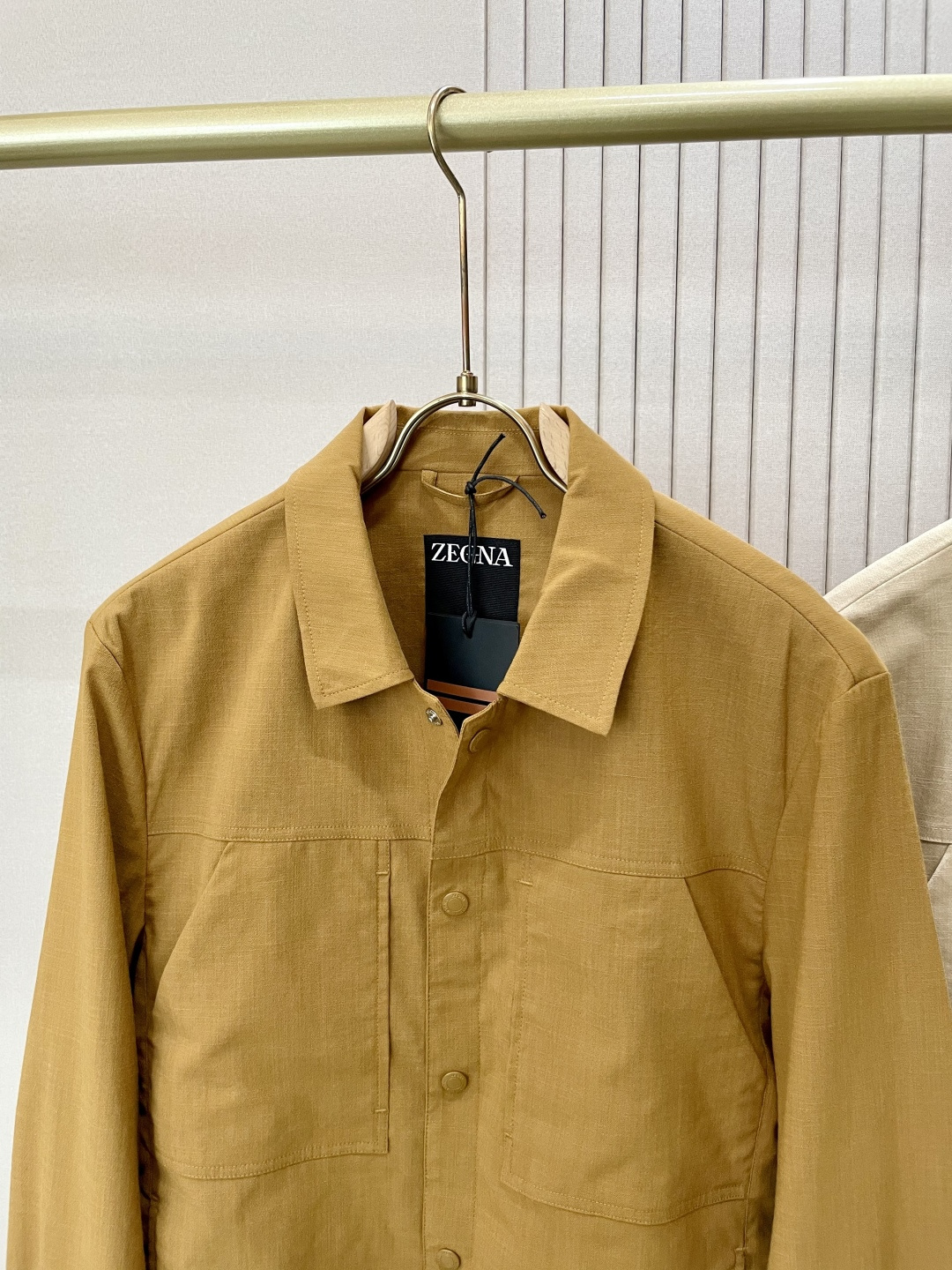 
Zegn* 2025秋冬新款 最新款时尚设计师款  麻料夹克外套.处处细节显工艺足够的高级   结构性