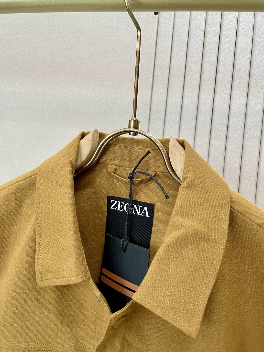 
Zegn* 2025秋冬新款 最新款时尚设计师款  麻料夹克外套.处处细节显工艺足够的高级   结构性