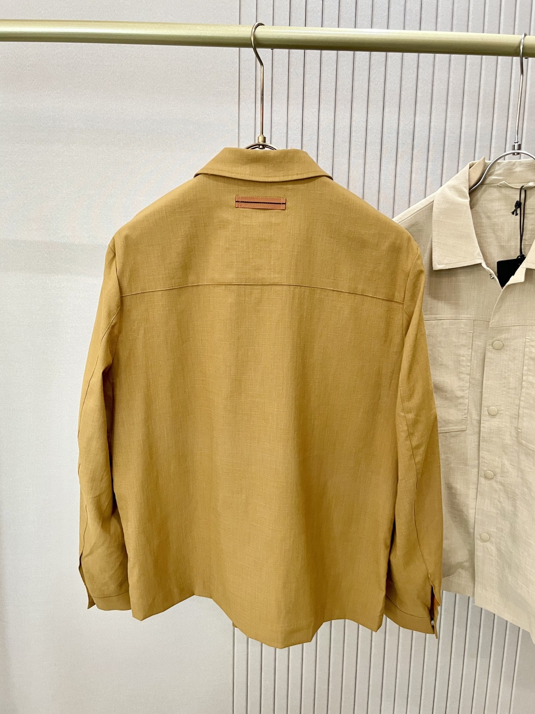 
Zegn* 2025秋冬新款 最新款时尚设计师款  麻料夹克外套.处处细节显工艺足够的高级   结构性