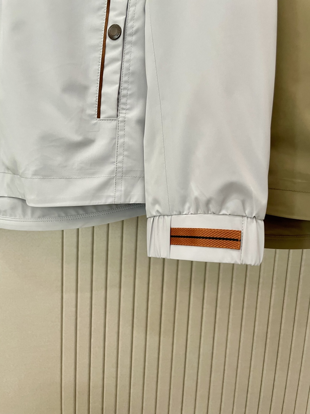 
Zegn* 2025秋冬新款 最新款时尚设计师款  夹克外套.处处细节显工艺足够的高级   结构性剪裁