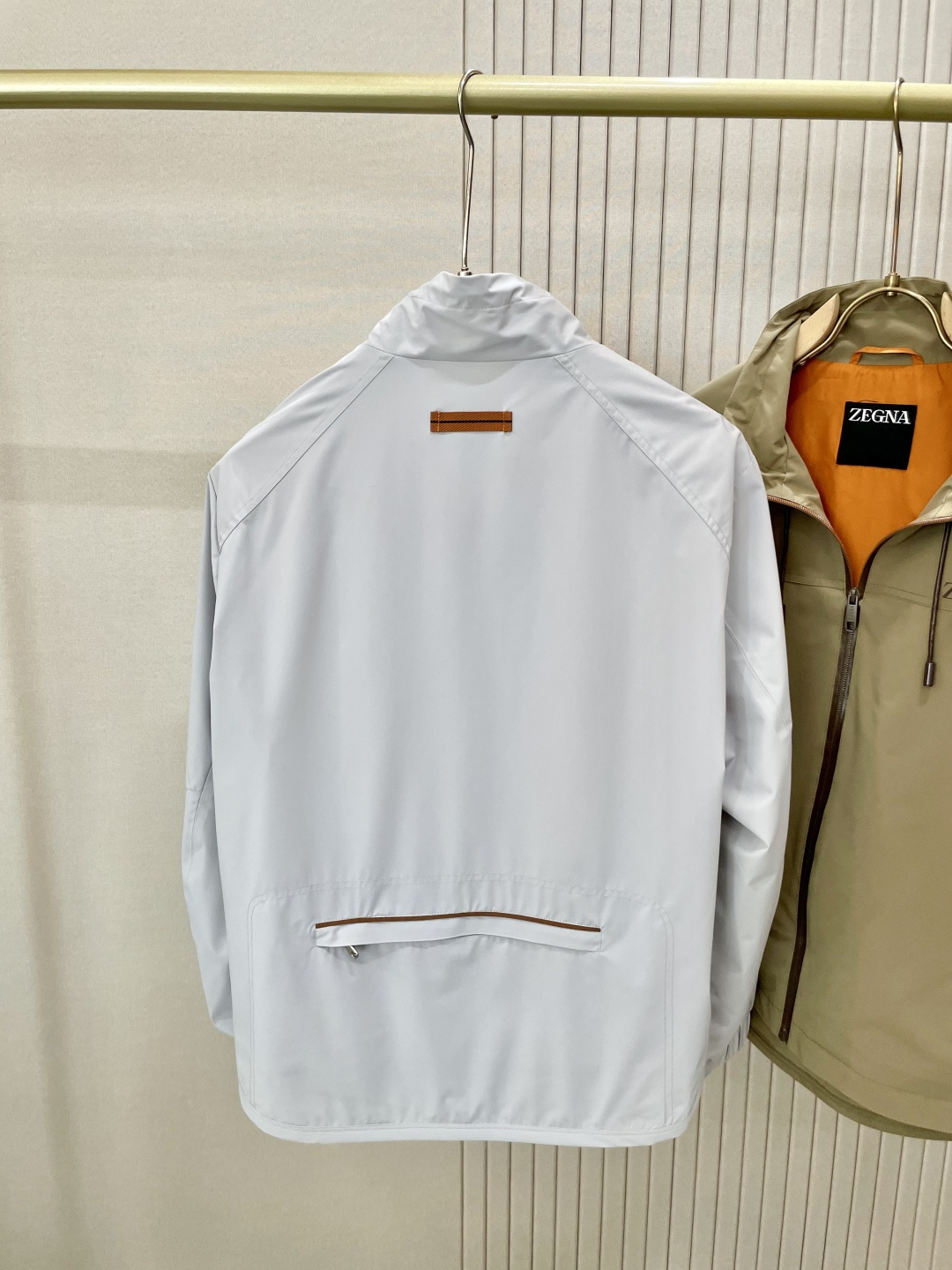 
Zegn* 2025秋冬新款 最新款时尚设计师款  夹克外套.处处细节显工艺足够的高级   结构性剪裁