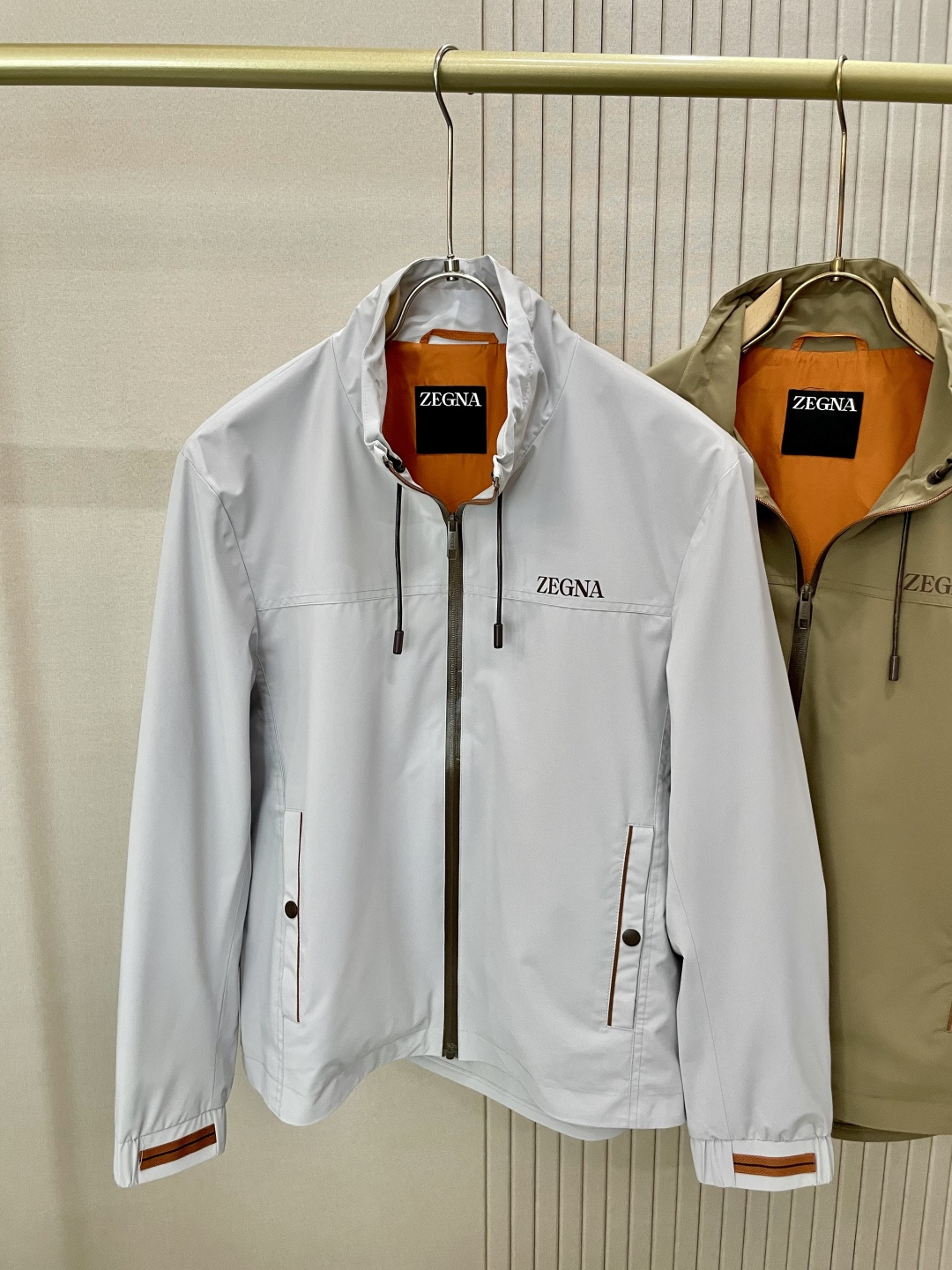 
Zegn* 2025秋冬新款 最新款时尚设计师款  夹克外套.处处细节显工艺足够的高级   结构性剪裁