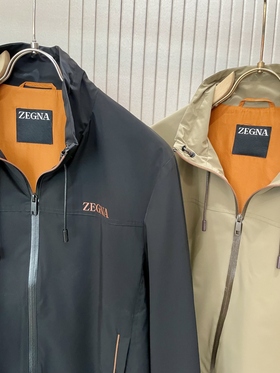 
Zegn* 2025秋冬新款 最新款时尚设计师款  夹克外套.处处细节显工艺足够的高级   结构性剪裁